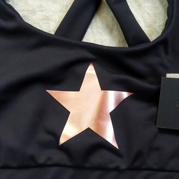 HOT! STRUT THIS Sports Bra - Picture 4 of 6